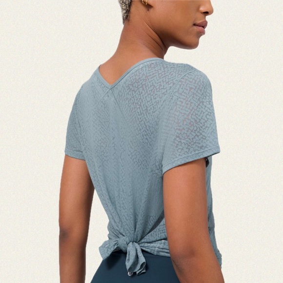 Lululemon Loop Around Tee - Picture 5 of 8